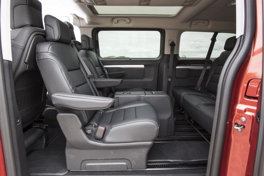 Интерьер Vauxhall Vivaro Life 2019 года  (фото 17 из 28)